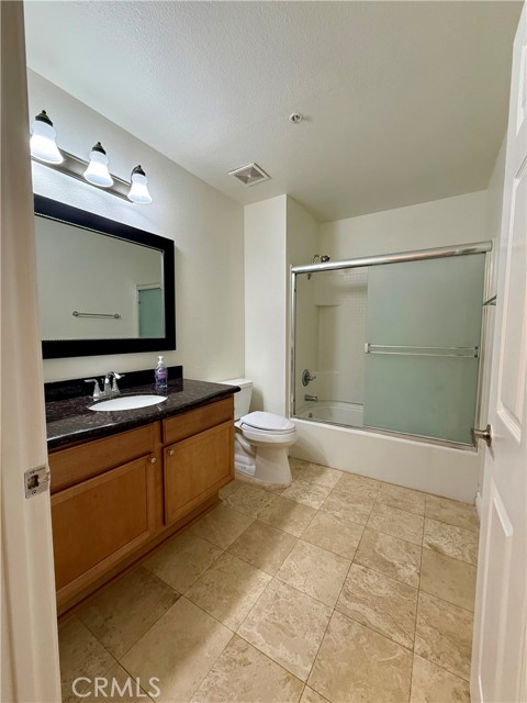 Detail Gallery Image 8 of 19 For 375 Central Ave #113,  Riverside,  CA 92507 - 3 Beds | 2 Baths