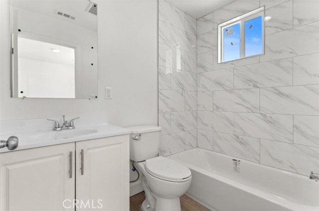 Detail Gallery Image 12 of 45 For 703 W 80th St, Los Angeles,  CA 90044 - 4 Beds | 4 Baths