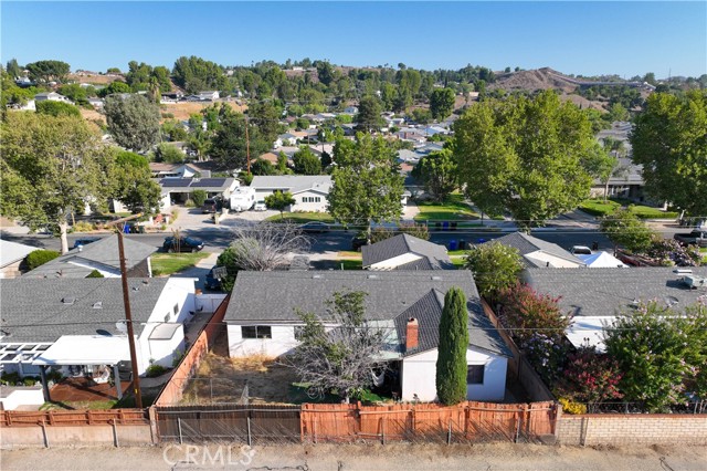 22038 Alamogordo Road, Saugus CA: https://media.crmls.org/medias/fc27d9ef-6bdc-4911-8c67-02332dbedd61.jpg