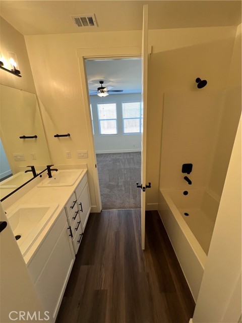 Detail Gallery Image 14 of 33 For 9110 Winding Stream Ave, Bakersfield,  CA 93311 - 4 Beds | 3 Baths