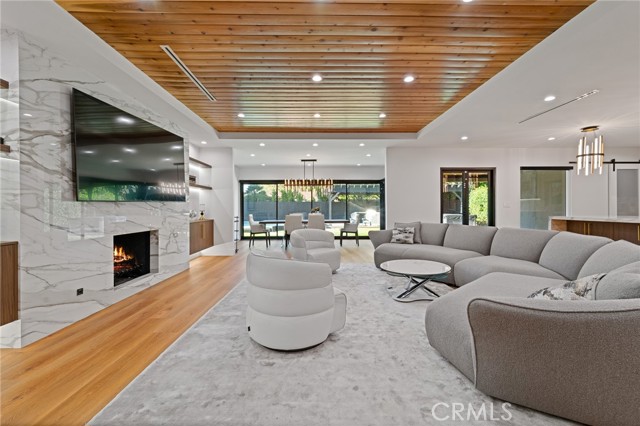 Detail Gallery Image 19 of 41 For 23103 Leonora, Woodland Hills,  CA 91367 - 3 Beds | 3 Baths