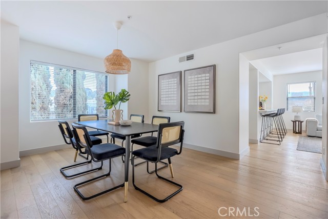 Detail Gallery Image 4 of 41 For 6913 Hannum, Culver City,  CA 90230 - 3 Beds | 3 Baths