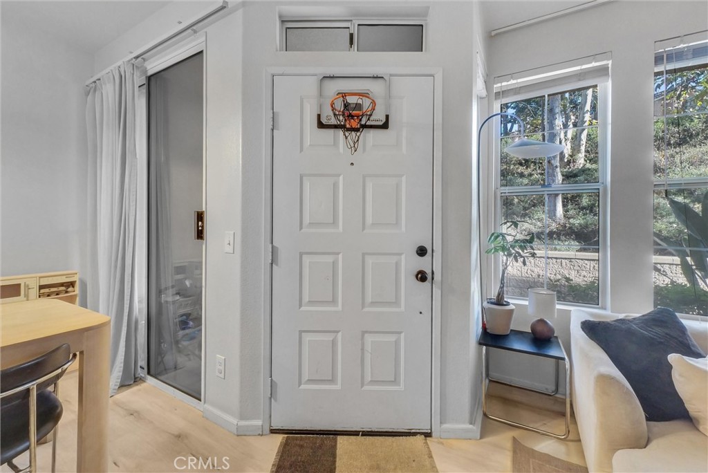 MLS #OC25254293 image #8