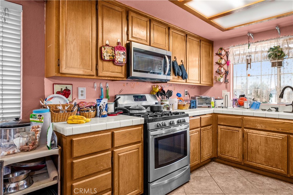 https://media.crmls.org/medias/fc28f046-2e41-467b-9a14-0a5f30fdc134.jpg?preset=X-Large
