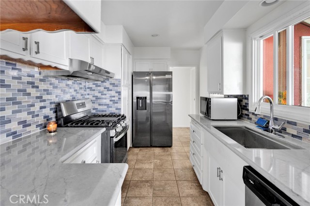 Detail Gallery Image 14 of 52 For 5728 Newbury Ave, San Bernardino,  CA 92404 - 3 Beds | 2 Baths