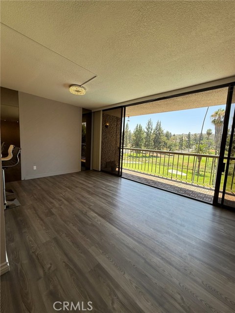 Detail Gallery Image 4 of 26 For 5555 Canyon Crest Dr 3b,  Riverside,  CA 92507 - 2 Beds | 2 Baths