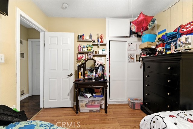 8876 Cypress Avenue, Riverside CA: https://media.crmls.org/medias/fc2a17e1-a760-4932-a11e-92c2d35dc12c.jpg