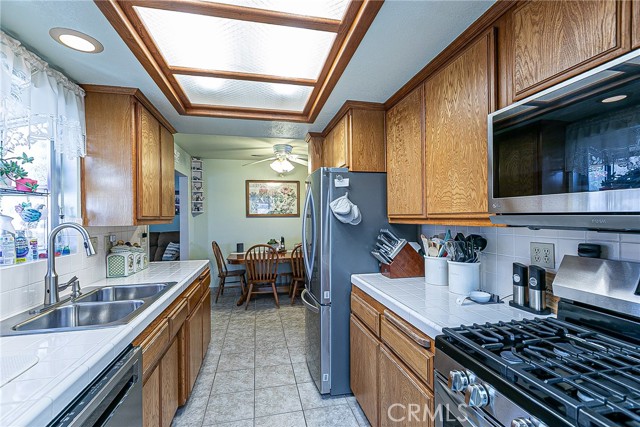 Detail Gallery Image 10 of 27 For 1012 Gardenia St, Lompoc,  CA 93436 - 3 Beds | 2/1 Baths