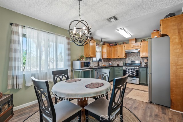 Detail Gallery Image 13 of 45 For 58780 Buena Vista, Yucca Valley,  CA 92284 - 2 Beds | 2 Baths