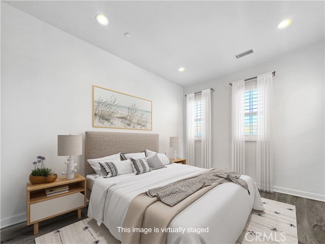 Detail Gallery Image 10 of 19 For 19402 Snowdon Ln, Huntington Beach,  CA 92646 - 4 Beds | 3 Baths