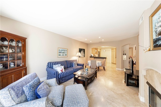 61 Stoney Pointe, Laguna Niguel CA: https://media.crmls.org/medias/fc2d0cd4-59f4-40c4-81a3-cb7b4c6ed6c3.jpg