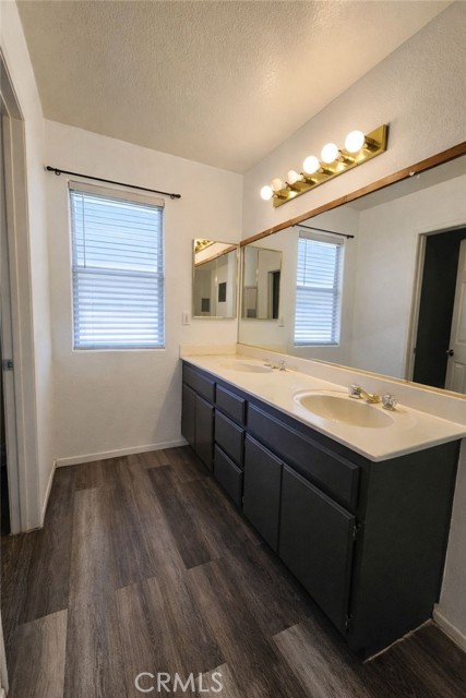 Detail Gallery Image 15 of 20 For 17068 Jurassic, Victorville,  CA 92394 - 4 Beds | 3 Baths