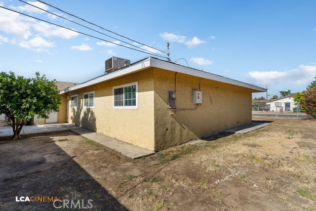 2116 Potomac, Bakersfield CA: https://media.crmls.org/medias/fc2ecc7b-e614-4ba0-94a3-8a2745d31f6f.jpg