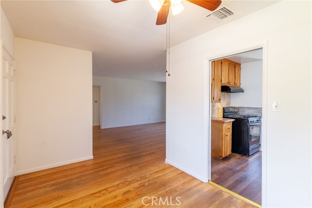 10935 Nassau Avenue, Sunland CA: https://media.crmls.org/medias/fc2ececd-6940-4204-8198-329204ed765e.jpg