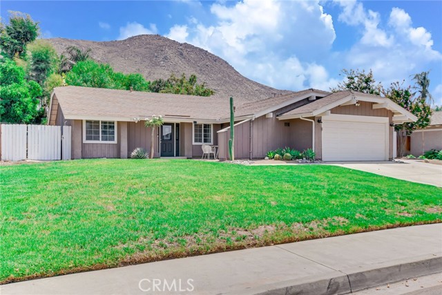 Detail Gallery Image 3 of 37 For 12559 Oriole Ave, Grand Terrace,  CA 92313 - 4 Beds | 2 Baths
