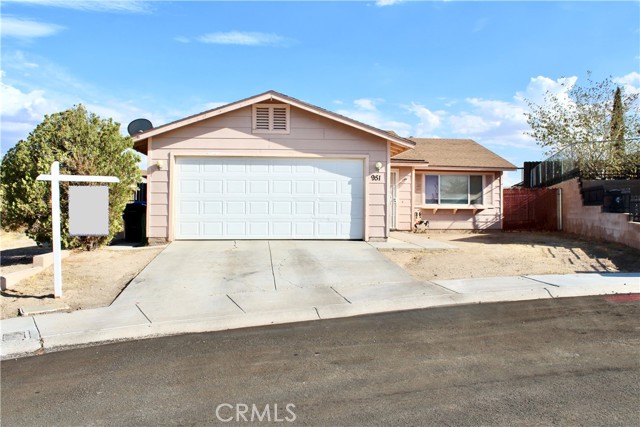 951 Chateau Way, Barstow, CA 92311