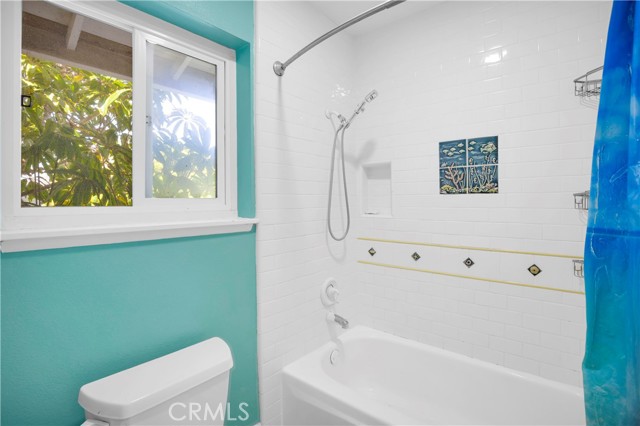 Detail Gallery Image 32 of 73 For 10201 Beverly Dr, Huntington Beach,  CA 92646 - 5 Beds | 2/1 Baths