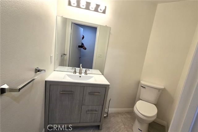 Detail Gallery Image 11 of 24 For 7551 Jordan #108,  Canoga Park,  CA 91303 - 3 Beds | 2/1 Baths