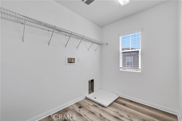 5855 Silveira Street, Eastvale CA: https://media.crmls.org/medias/fc3210c3-cd21-494d-9e50-392aec7d9393.jpg