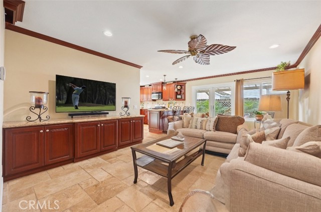 Detail Gallery Image 10 of 46 For 2912 Hickory Pl, Fullerton,  CA 92835 - 4 Beds | 2/1 Baths