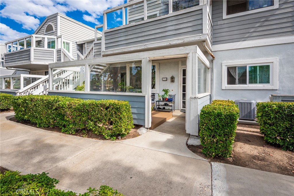 73 Huntington #322