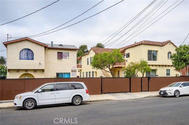 1641 S Catalina Street, Los Angeles CA: https://media.crmls.org/medias/fc345878-c072-4522-ba81-fdbba4551788.jpg