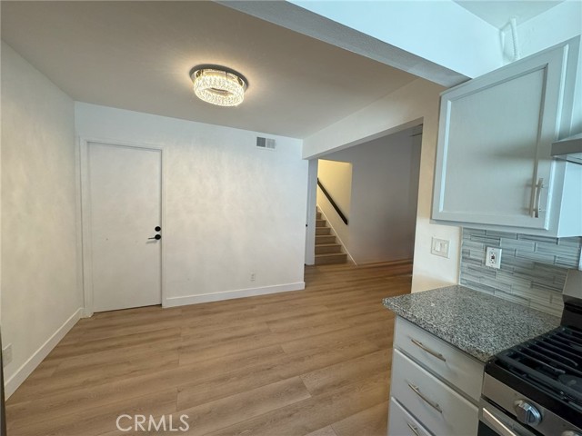 Detail Gallery Image 14 of 28 For 820 W 232nd, Torrance,  CA 90502 - 2 Beds | 2 Baths