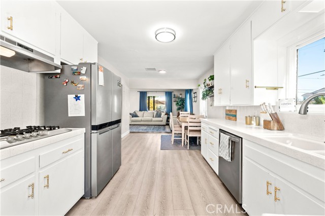 Detail Gallery Image 13 of 49 For 10358 Trabuco, Bellflower,  CA 90706 - 4 Beds | 2 Baths