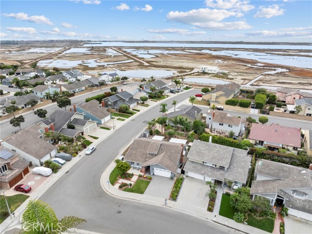 Detail Gallery Image 53 of 56 For 17701 Rainglen Ln, Huntington Beach,  CA 92649 - 3 Beds | 2 Baths