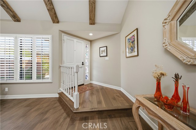 Detail Gallery Image 3 of 39 For 5930 Tampa #204,  Tarzana,  CA 91356 - 3 Beds | 3/1 Baths