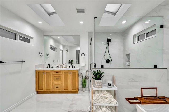 Detail Gallery Image 58 of 75 For 16127 Hartsook St, Encino,  CA 91436 - 4 Beds | 2/1 Baths