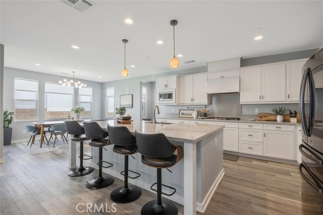 Detail Gallery Image 11 of 54 For 18171 Hedgerow Way, Saugus,  CA 91350 - 4 Beds | 2/1 Baths