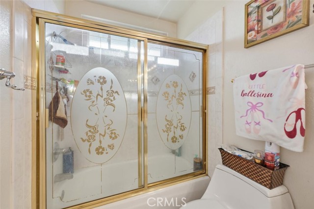 Image 39 of 72 For 6266 Shaker  