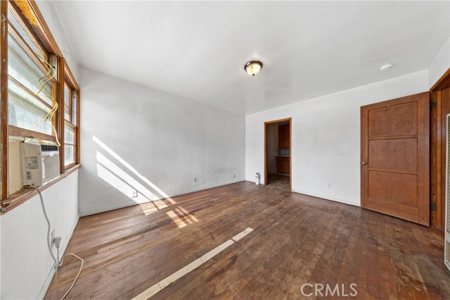 725 Michigan Avenue, Beaumont CA: https://media.crmls.org/medias/fc35a3ba-d428-47b6-a448-314212114902.jpg