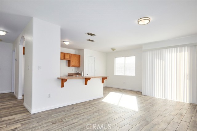 Detail Gallery Image 4 of 23 For 25029 Avenida Laredo, Barstow,  CA 92311 - 3 Beds | 2 Baths