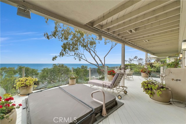 537 Dunnegan Place, Laguna Beach CA: https://media.crmls.org/medias/fc371e09-6d4c-4055-8994-6a46676b6d4d.jpg