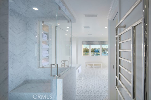 Detail Gallery Image 21 of 55 For 14 Beacon Bay, Newport Beach,  CA 92660 - 4 Beds | 4/1 Baths