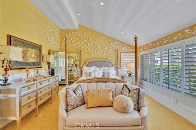 3121 Corte Linda, Newport Beach CA: https://media.crmls.org/medias/fc374539-b25e-4dc1-9838-55c2410d74cf.jpg