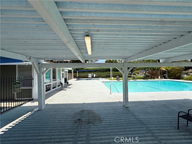 23017 Via Pimiento, Mission Viejo CA: https://media.crmls.org/medias/fc38c04f-0732-4f39-8f8e-45c36a260660.jpg