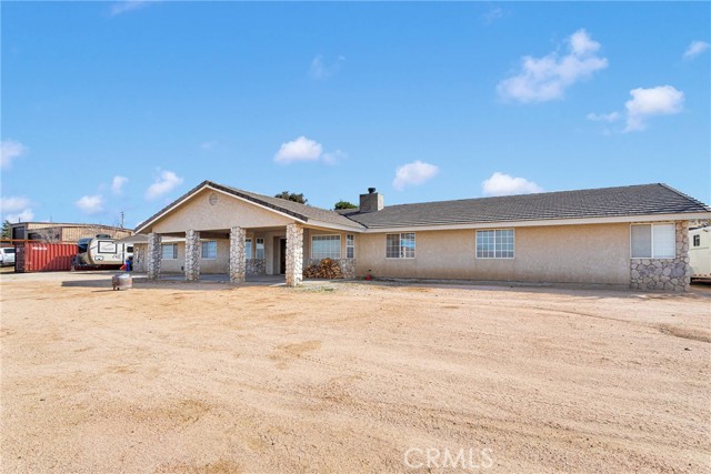 25733 Roundup Way, Apple Valley CA: https://media.crmls.org/medias/fc38f48c-4baa-46cf-a316-493c9b613394.jpg