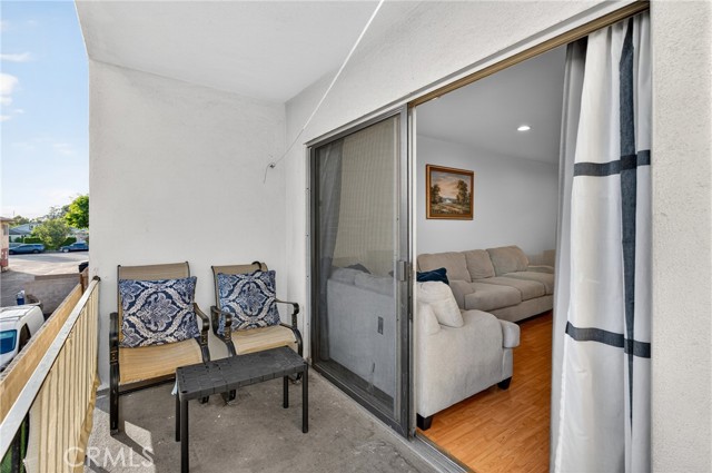Detail Gallery Image 18 of 23 For 7826 Laurel Canyon Bld #17,  North Hollywood,  CA 91605 - 2 Beds | 1/1 Baths