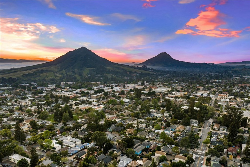https://media.crmls.org/medias/fc396365-5c53-46c9-b47e-04aa76229ce0.jpg?preset=X-Large