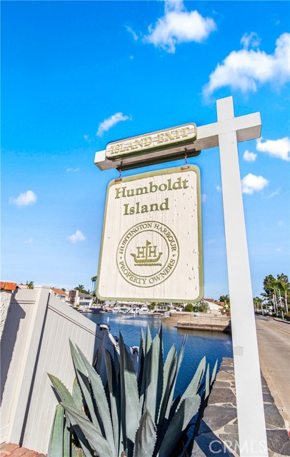 Detail Gallery Image 2 of 67 For 16293 Wayfarer Ln, Huntington Beach,  CA 92649 - 5 Beds | 3/1 Baths