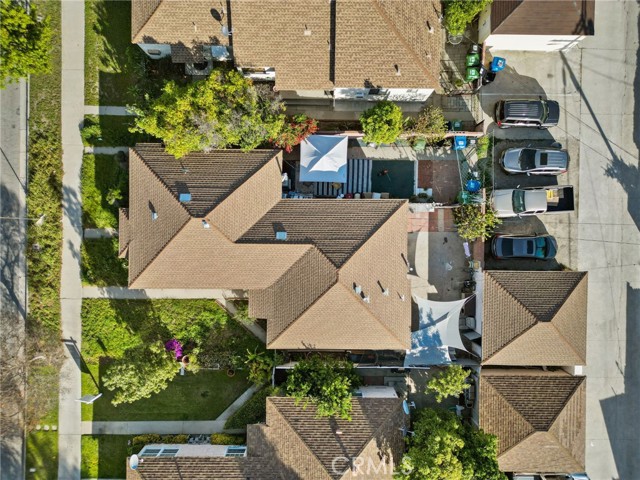 Detail Gallery Image 3 of 23 For 11816 Victory Bld, North Hollywood,  CA 91606 - 4 Beds | 2 Baths