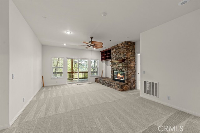 765 Del Norte Lane, Lake Arrowhead CA: https://media.crmls.org/medias/fc3adcb0-d279-460b-a451-c18f5bfb2b56.jpg