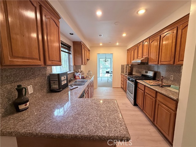 Detail Gallery Image 7 of 29 For 2575 Riverside Ter, Los Angeles,  CA 90039 - – Beds | – Baths