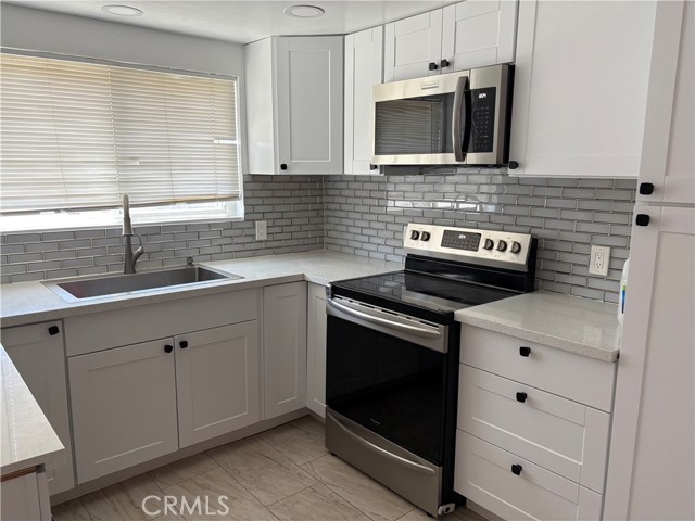 1022 W 26th Street, San Pedro CA: https://media.crmls.org/medias/fc3b8b29-976b-4497-a69b-79ac2a7c3ac4.jpg