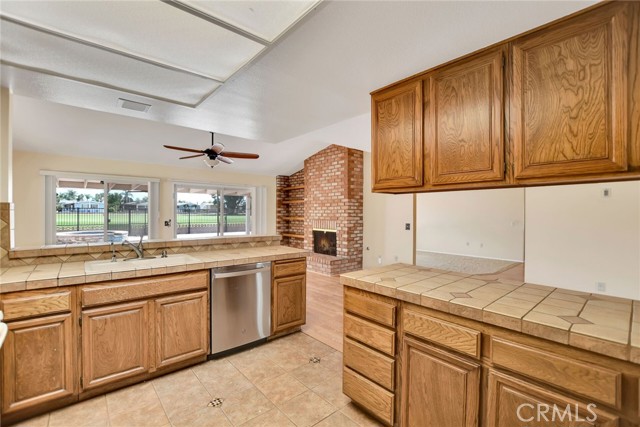 1428 Pepper Tree Drive, Hemet CA: https://media.crmls.org/medias/fc3bcaf9-b077-4ea9-9ce1-b899b930546e.jpg