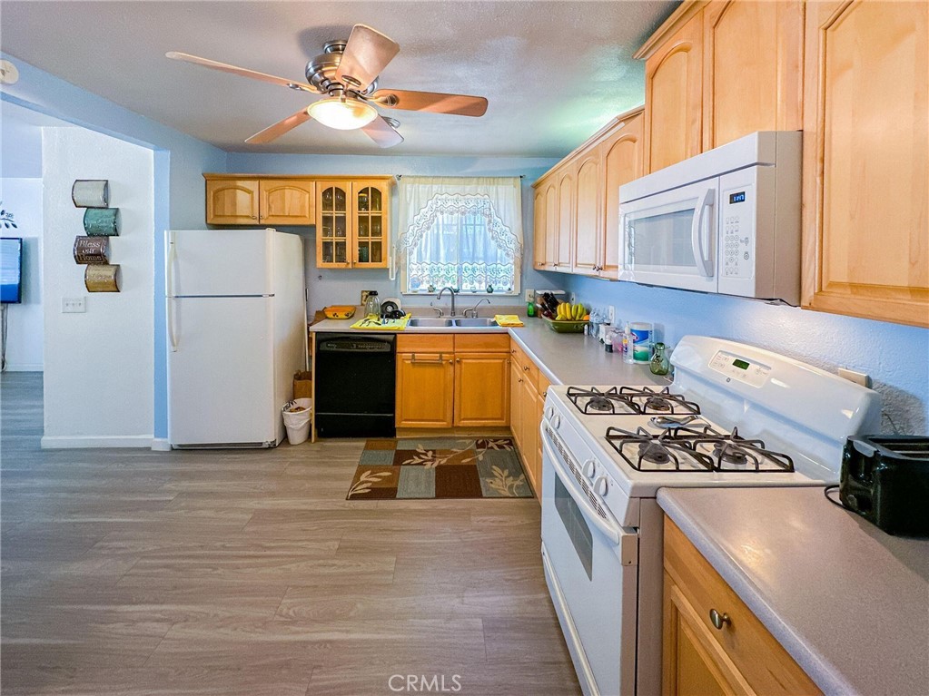 https://media.crmls.org/medias/fc3c2dd8-b139-40bd-a99f-c3a29739bdb8.jpg?preset=X-Large