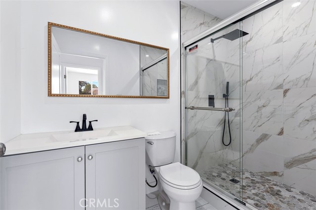 Detail Gallery Image 6 of 9 For 22725 Leonora Dr, Woodland Hills,  CA 91367 - 1 Beds | 1 Baths